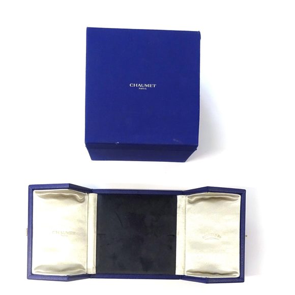 Chaumet Josephine Rondes de Nuit Diamond Pendant in 18K White Gold 0.75 CTW - Picture 4 of 4